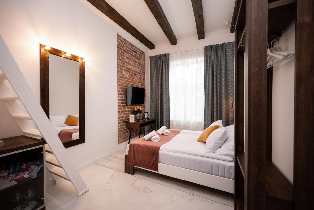 Hive Family House Hotel Krakow Exterior photo