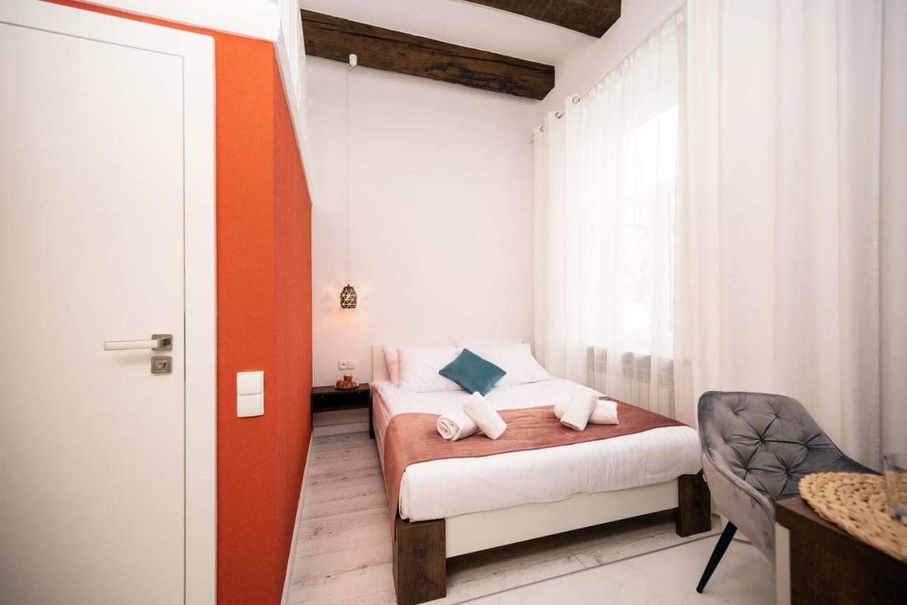 Hive Family House Hotel Krakow Exterior photo