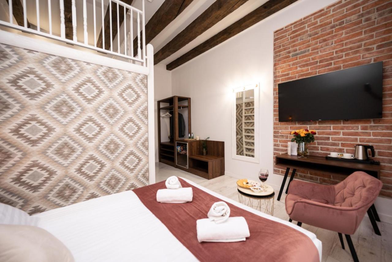 Hive Family House Hotel Krakow Exterior photo