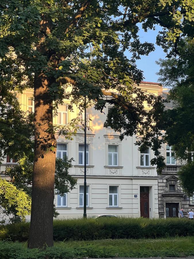 Hive Family House Hotel Krakow Exterior photo