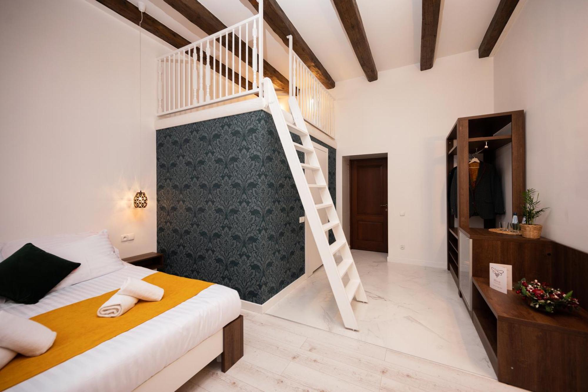 Hive Family House Hotel Krakow Exterior photo