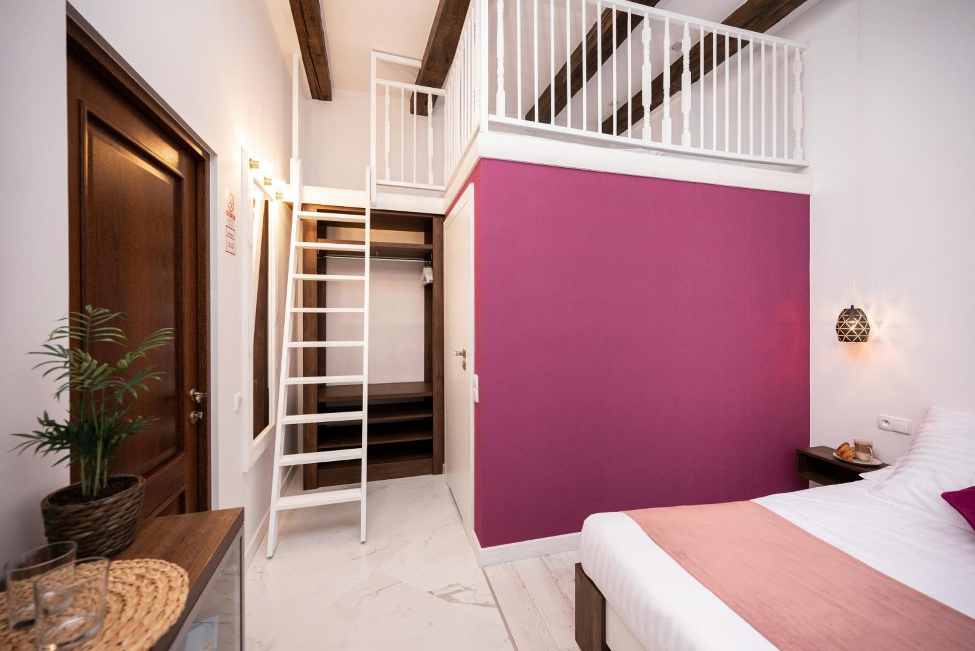 Hive Family House Hotel Krakow Exterior photo